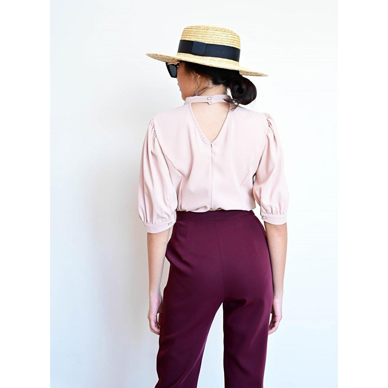 kudapy เสื้อผ้าพื้นเนื้อทรายสีแดง/สีเขียว/สีชมพูกะปิ คุณภาพขึ้นห้าง ออกแบบน่ารักด้วยงานกระดุมหลัง เพิ่มความน่ารักด้วยแขนตุ๊กตา