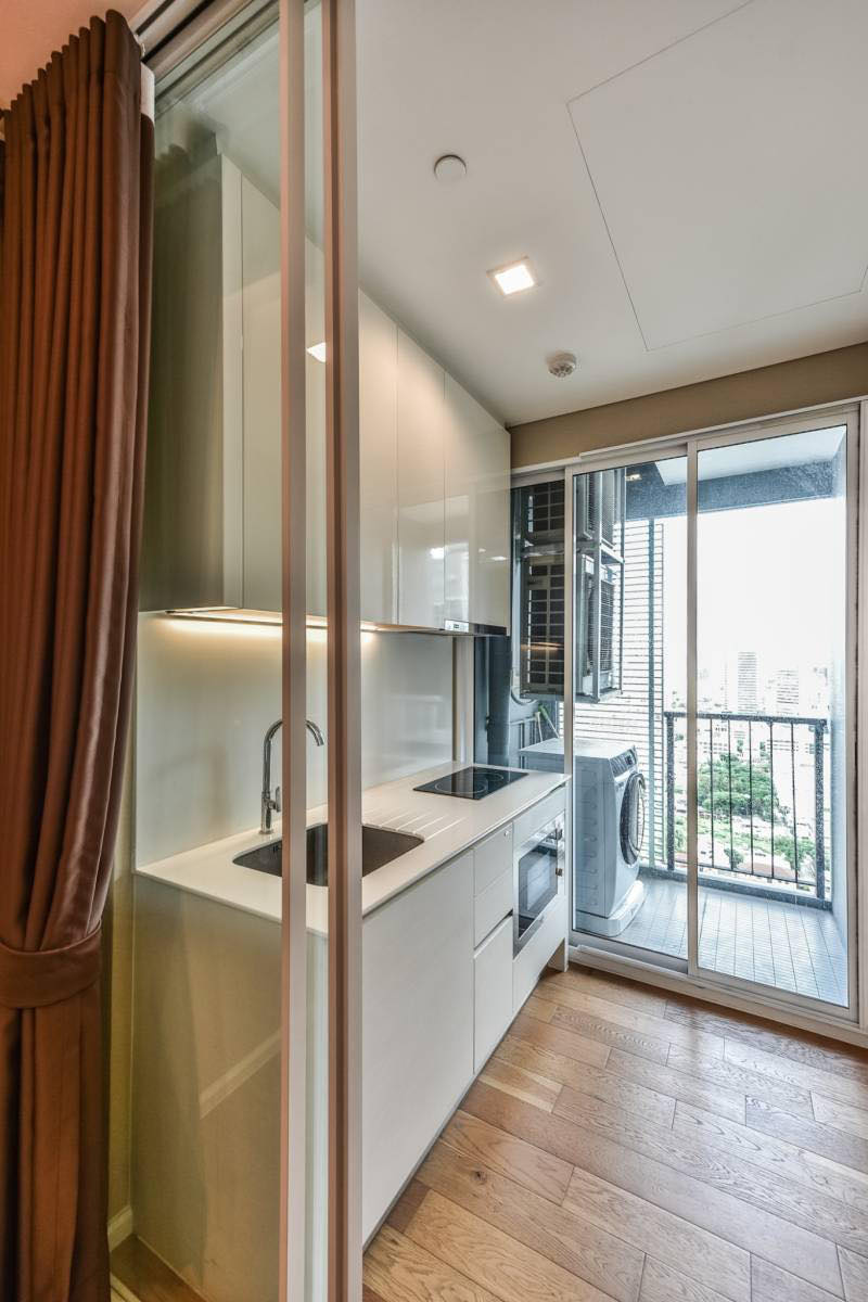 ปล่อยเช่าคอนโด The Saint Residences (เดอะ เซนต์ เรสิเดนเซส) - 1ห้องนอน 1ห้องน้ำ 1ห้องนั่งเล่น - ใกล้ MRT พหลโยธิน 300 เมตร/BTSห้าแยกลาดพร้าว - ขนาดห้อง 30 ตรม. ชั้น 28