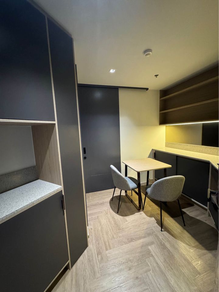 สนใจชมห้องติดต่อได้เลย Line ID: Smile-easy ปล่อยเช่าคอนโด Chapter Chula - Samyan (แชปเตอร์ จุฬา - สามย่าน) - ห้องใหม่ 1ห้องนอน 1ห้องน้ำ 1ห้องนั่งเล่น - ใกล้ MRT สามย่าน / จุฬา - ขนาดห้อง 35 ตรม. ชั้น 20