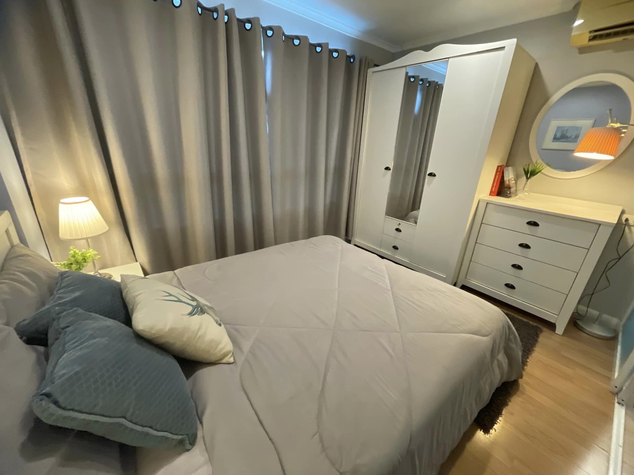 สนใจชมห้องติดต่อได้เลย Line ID: Smile-easy ปล่อยเช่าคอนโด Lumpini Ville รามคำแหง 26 (ลุมพินี วิลล์ รามคำแหง 26) - 1ห้องนอน 1ห้องน้ำ 1ห้องนั่งเล่น 1ห้องครัว - ใกล้ มหาลัยรามคำแหง - ขนาดห้อง 33 ตรม. ชั้น 2 ตึก C