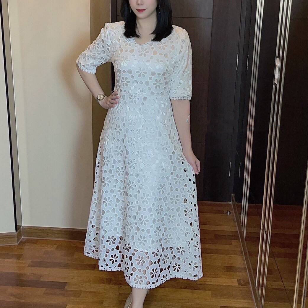 kudapy เดรสยาวออกงานผ้าลุกไม้สีขาว สีดำ เดรสคอวี ลูกไม้ฉลุ มีซับในอย่างดี