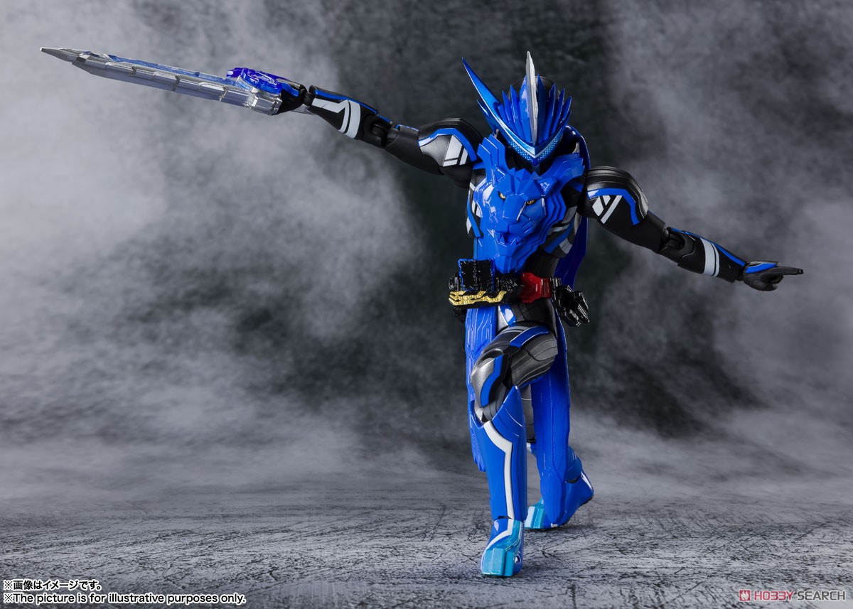 hk ver 4573102610041 s.h.figuarts kamen rider blades lion senki