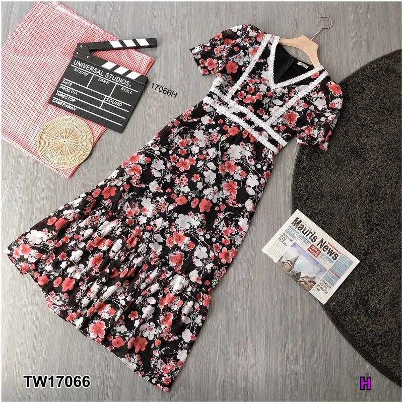 kudapy แม็กซี่เดรสยาวสีชมู ครีม ดำ เทา แดง แขนสั้น ผ้าชีฟองพิมลายดอกไม้ อกแต่งลูกไม้ มีซับใน มีซิปหลัง