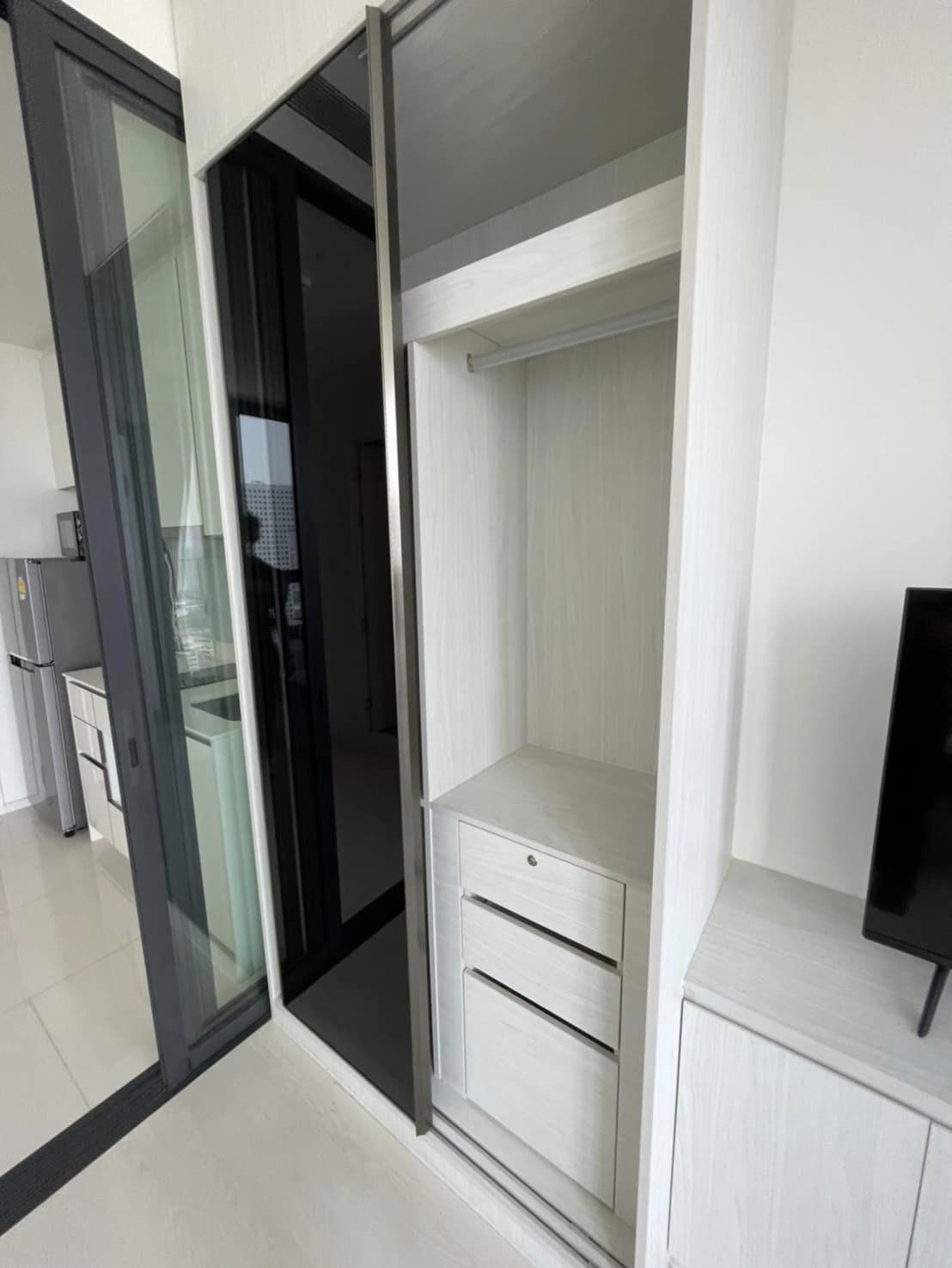 ปล่อยเช่าคอนโด Mazarine Ratchayothin (แมสซารีน รัชโยธิน) - มีความเป็นส่วนตัวมีแค่12ยูนิตต่อ ชั้นเฟอร์เครื่องใช้ไฟฟ้าครบครั้น - การเดินทาง: 0 เมตรจาก BTS รัชโยธิน