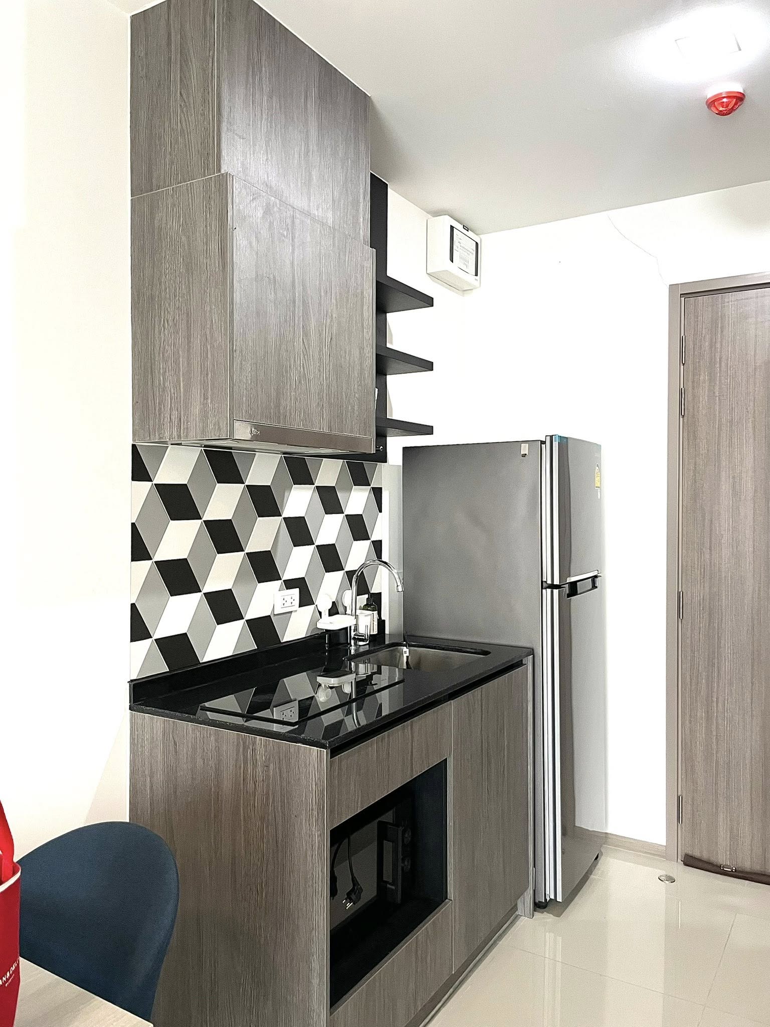 ให้เช่าคอนโด THE BASE Phetchaburi - Thonglor (เดอะ เบส เพชรบุรี - ทองหล่อ) โซนพื้นที่ MRT เพชรบุรี ห้องแบบ 1ห้องนอน / 1ห้องน้ำ ขนาดห้อง 33 ตรม. ชั้น 26