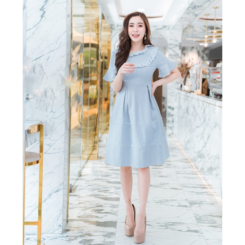 kudapy เดรสสั้นสีเทา ผ้าลูกไม้ ทรงเอกว้าง แขนแต่งระบาย