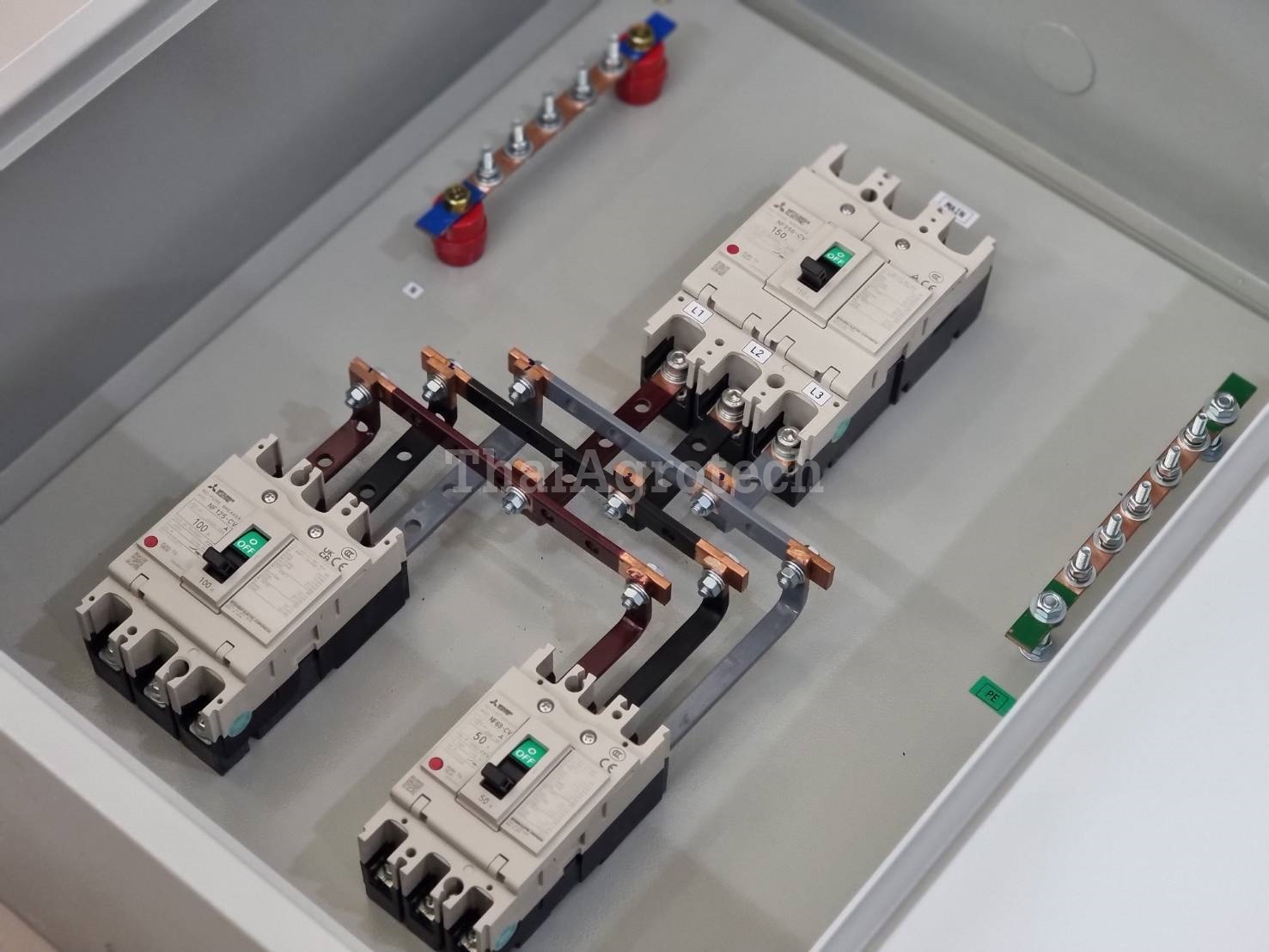 SOLAR DB ตู้คอนโทรล สำหรับระบบโซล่าเซลล์ AC 380V 3เฟส, 1Main Circuit Breaker, 2 Miniature Circuit Breaker