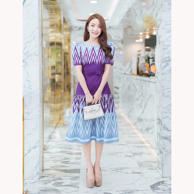 kudapy เดรสสั้นผ้าไทยคอกลมกว้างสีม่วง/สีชมพู สายรัดเอวลายไทยใส่สบายสวยดูดี
