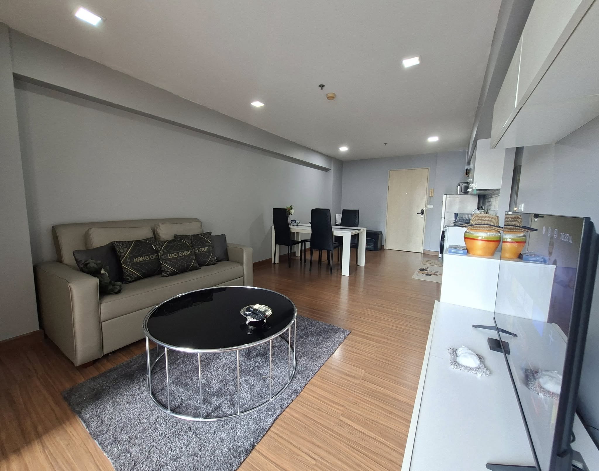 ให้เช่าคอนโด My Resort Bangkok (มาย รีสอร์ท แบงค์คอก) 2ห้องนอน / 1ห้องน้ำ ขนาด 65 ตรม. ชั้น 12 ตึก A ค่าเช่า 30,000 ต่อเดือน รถไฟฟ้า MRT เพชรบุรี / มศว