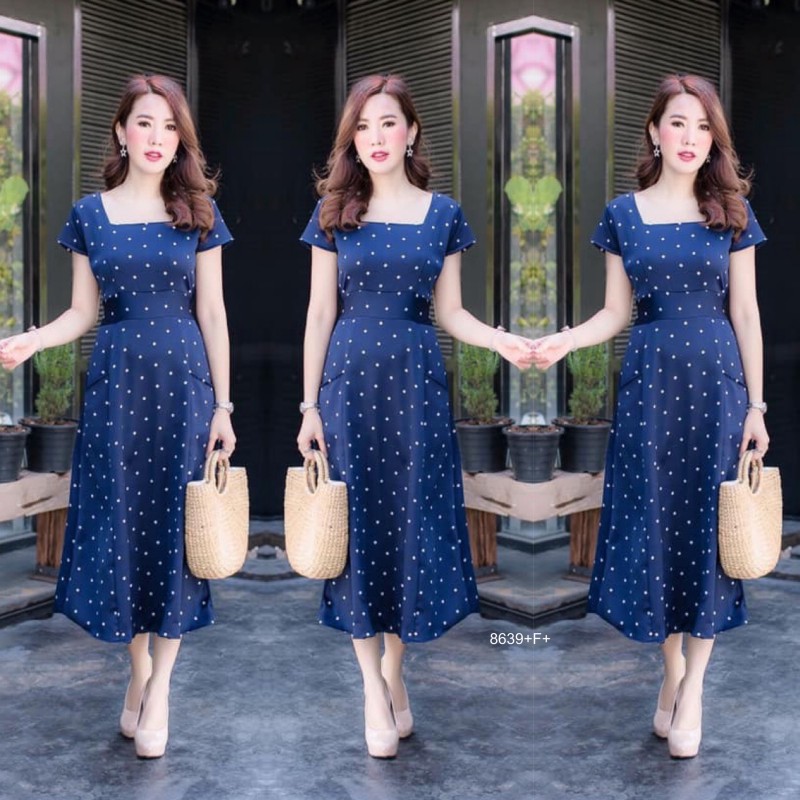 kudapy เดรสยาวสีกรมท่า เหลือง คอเหลี่ยม ผ้าโฟร์เวย์พิมพ์ลายจุด เย็บแต่งกระเป๋าหน้า 2 ข้าง