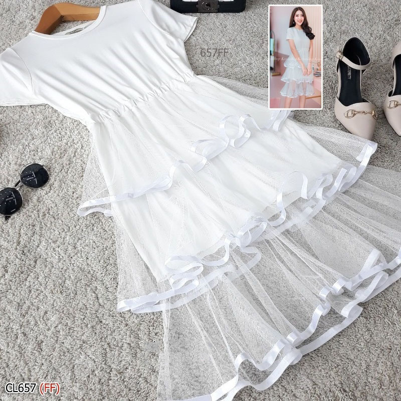 kudapy เดรสสีขาว ,กรม เทา, แดง, ดำ ชั้นๆฟรุ้งฟริ้ง ใส่สบายไม่ซ้ำใครจ้าเอวดึงยางรอบเอว เนื้อผ้าเรย่อน แต่งผ้ามุ้ง