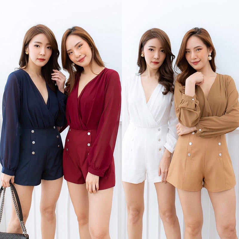 kudapy จั๊มสูทสั้นสีกรม,แดง,ขาว,น้ำตาล จั้มขาสั้น คอวี แขนยาว เสื้อเป็นผ้าชีฟอง