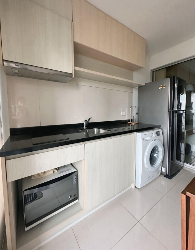 สนใจชมห้องติดต่อได้เลย Line ID: Smile-easy ปล่อยเช่าคอนโด Rhythm Sathorn - Narathiwas (ริธึ่ม สาทร - นราธิวาส) - 1ห้องนอน 1ห้องน้ำ 1ห้องนั่งเล่น 1ห้องครัว - ใกล้ BTS ช่องนนทรี เซนต์หลุยส์ - ขนาดห้อง 35.31 ตรม. ชั้น 17