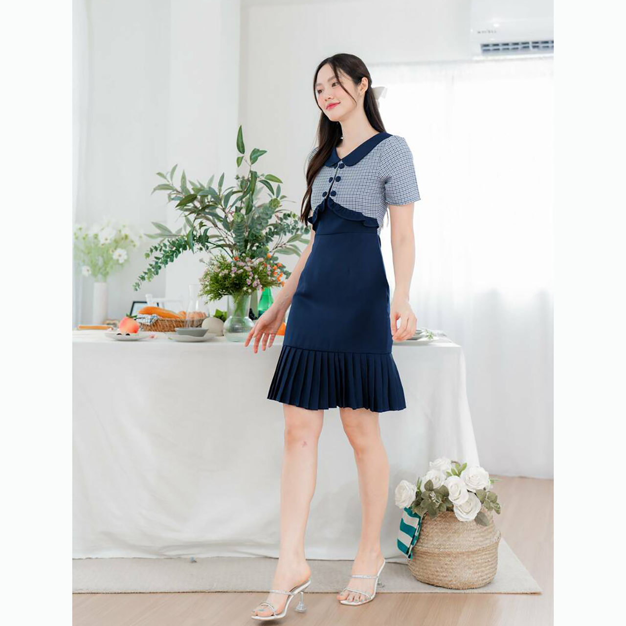 kudapy เดรสสั้นสีน้ำตาล/สีชมพู/สีกรม ปลายกระโปรงพลีทกั๊กสก๊อต