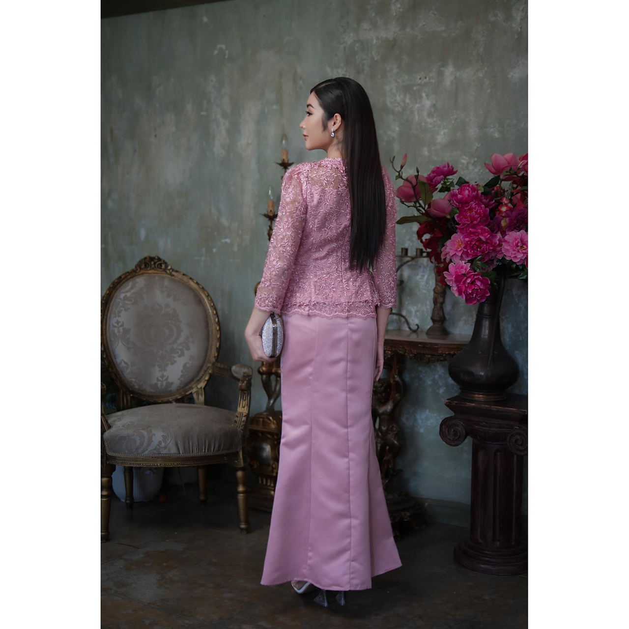 kudapy ชุดเซ็ทชมพูกลีบบัว / น้ำตาลทอง ลูกไม้ใยบวบ แขนยาว มีซิปหลัง ซับในทั้งเสื้อและกระโปรง