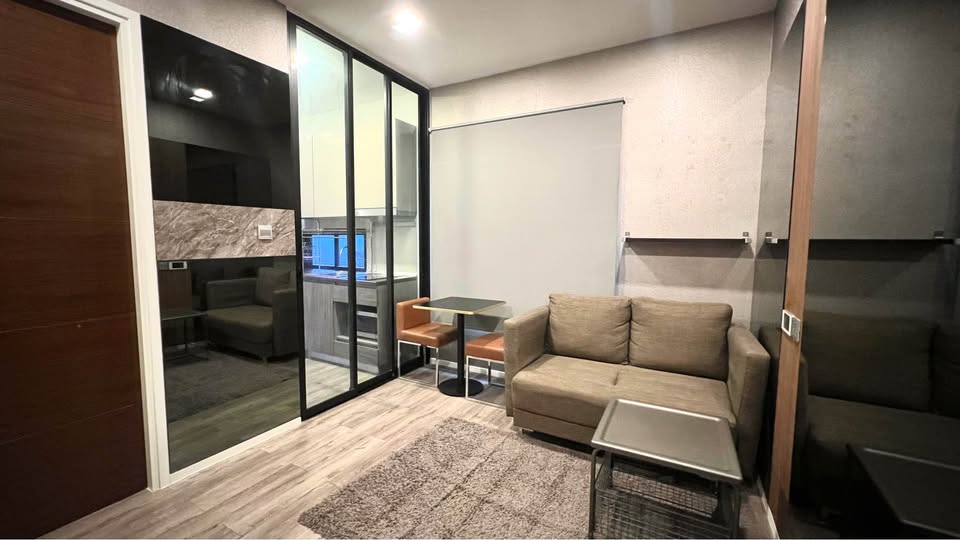 ขายคอนโด Brown Ratchada 32 (บราวน์ รัชดา 32)1 Bedroom Plus (มีเพียง 24 ยูนิตในโครงการ) ขนาด: 34.82 ตร.ม. | ชั้น 3 | ห้องมุม เป็นส่วนตัว ไม่มีคนเดินผ่าน