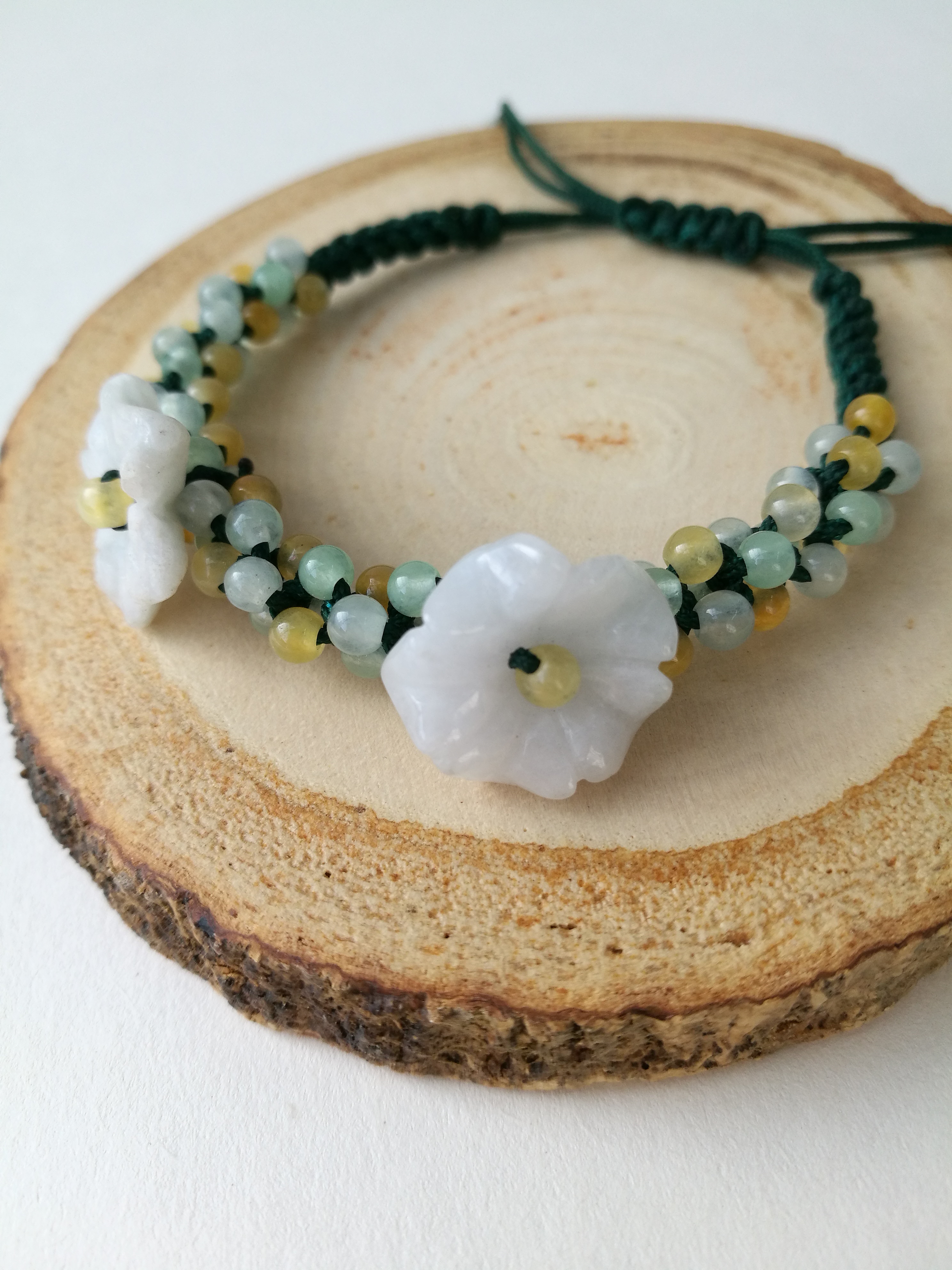 สร้อยข้อมือดอกไม้หยก(Jade)