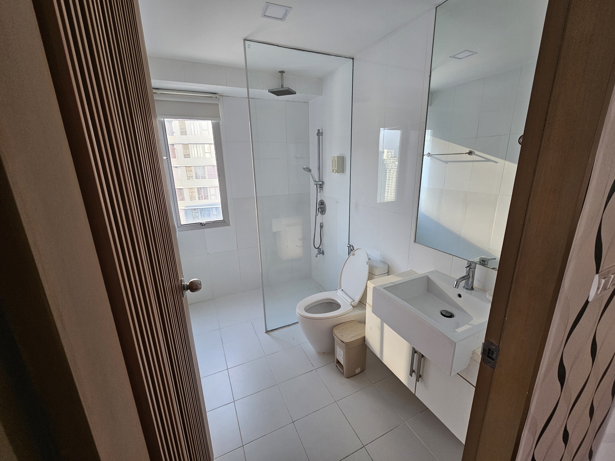 ให้เช่าห้องแบบ 2ห้องนอน 2ห้องน้ำ โซนพื้นที่ ใกล้ มศว. MRT เพชรบุรี คอนโด My Resort Bangkok (มาย รีสอร์ท แบงค์คอก) High Rise ขนาดห้อง 68 ตรม. ชั้น 34