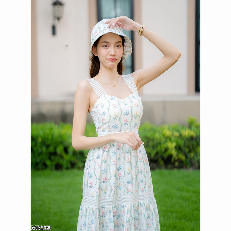 kudapy เดรสยาวสีขาว/สีฟ้า เดรสลายดอก+หมวก ลายดอกไม้สวยดูดี ใส่เที่ยวทะเล เบาสบายมากๆ