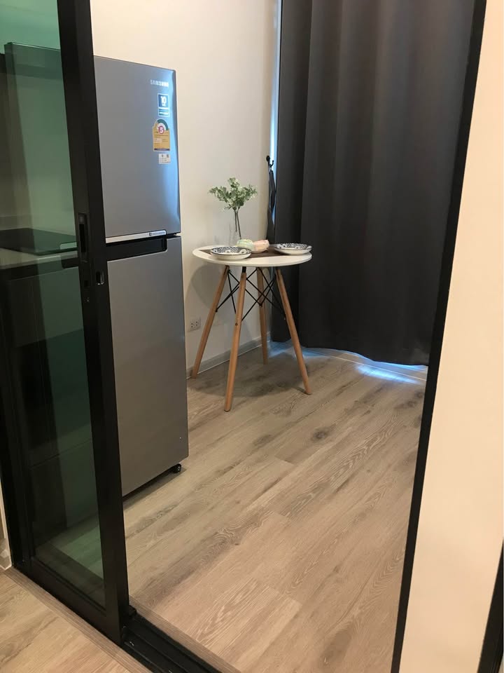 ให้เช่าห้องแบบ 1ห้องนอน 1ห้องอเนกประสงค์ 1ห้องน้ำ โซนพื้นที่ MRT หัวหมาก คอนโด KnightsBridge Collage Ramkhamhaeng (ไนท์บริดจ์คอลลาจ รามคำแหง) High Rise ขนาดห้อง 32 ตรม. ชั้น 20