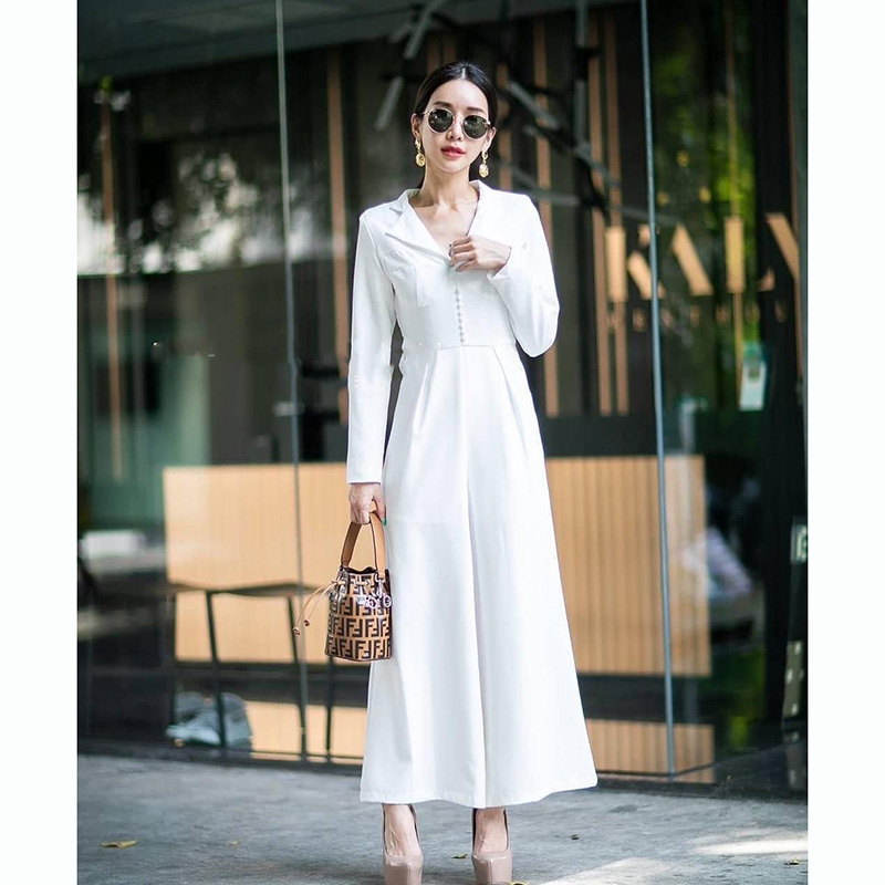 kudapy จั้มสูทขายาวสีขาว/สีแดง แต่งกระดุมช่วงอก ปกวี ซิปด้านหลัง