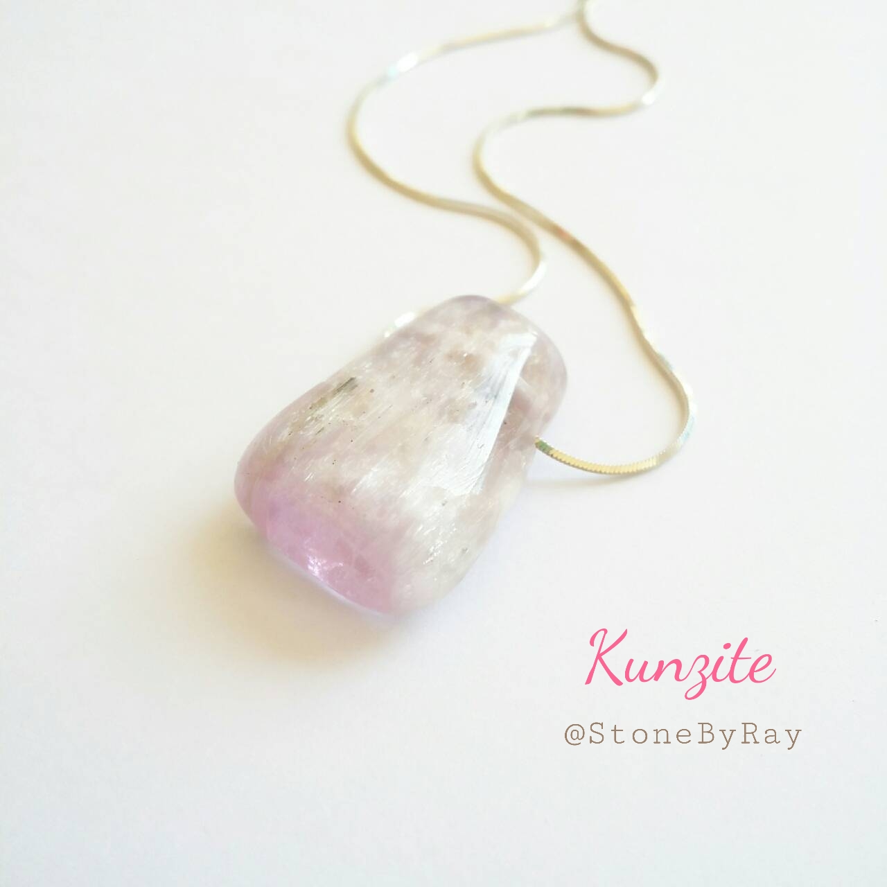 สร้อยคอเงินจี้หินคุนไซต์ Kunzite