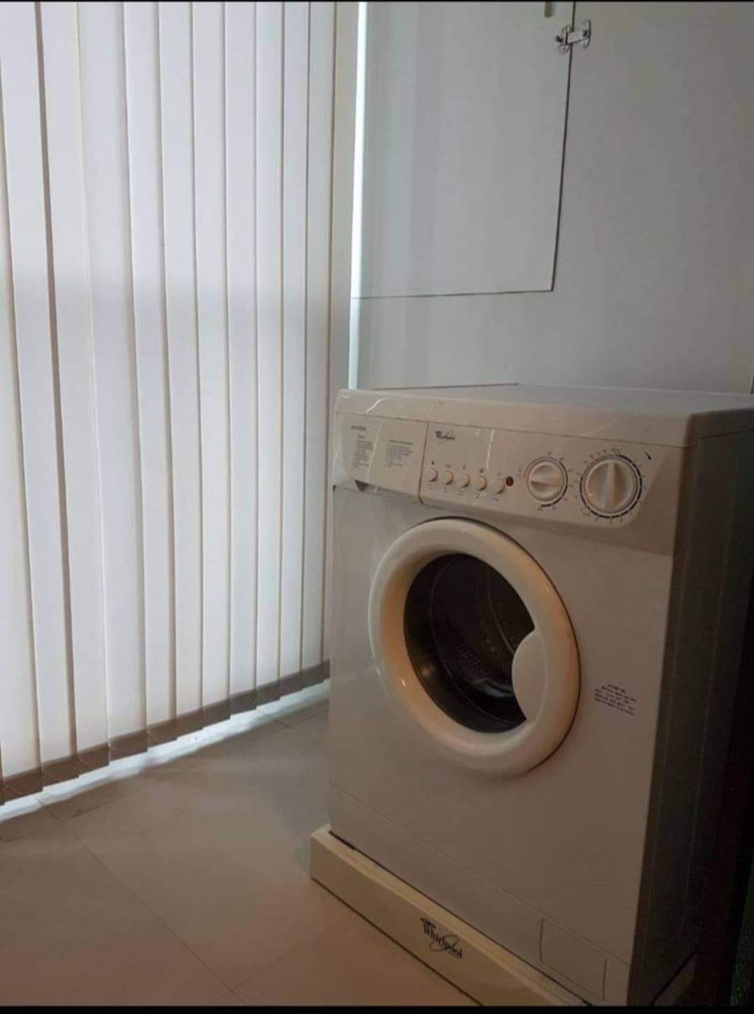 ห้องมุม IDEO Ladprao 5 (ไอดีโอ ลาดพร้าว 5) ให้เช่าตกแต่งพร้อมอยู่มีเครื่องซักผ้า สอบถามแอด Line ID : Smile-easy