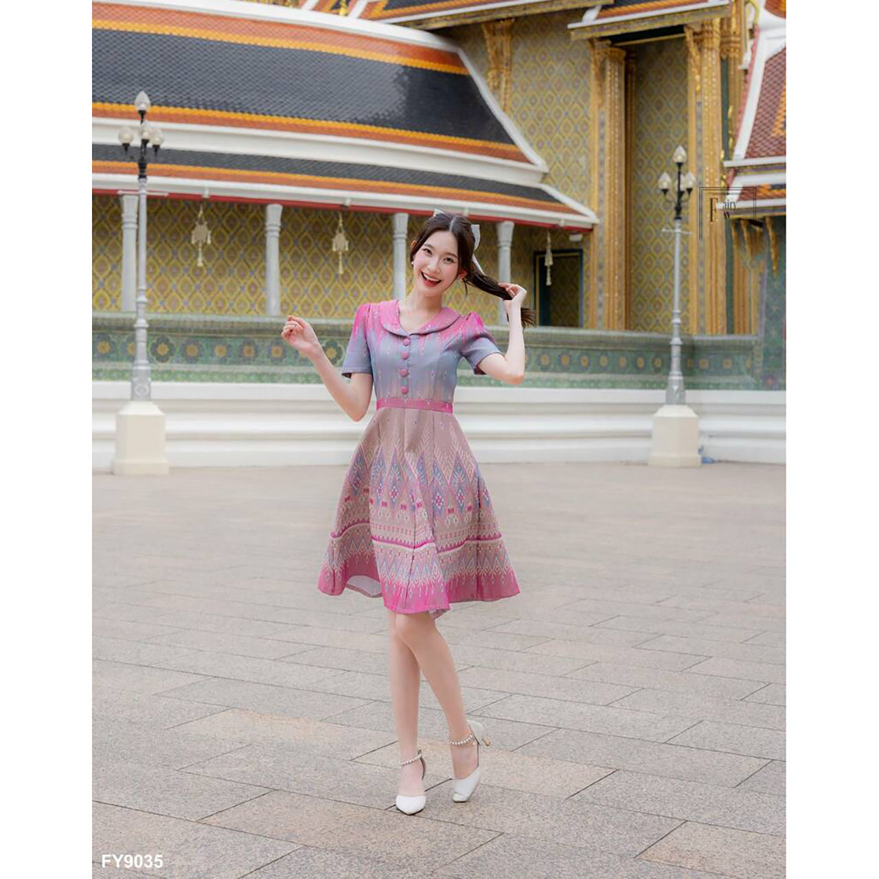 kudapy เดรสสั้นสีแดง/สีชมพู ผ้าไทยคอวีทรงบาน ใส่ออกงานสวยดูดี