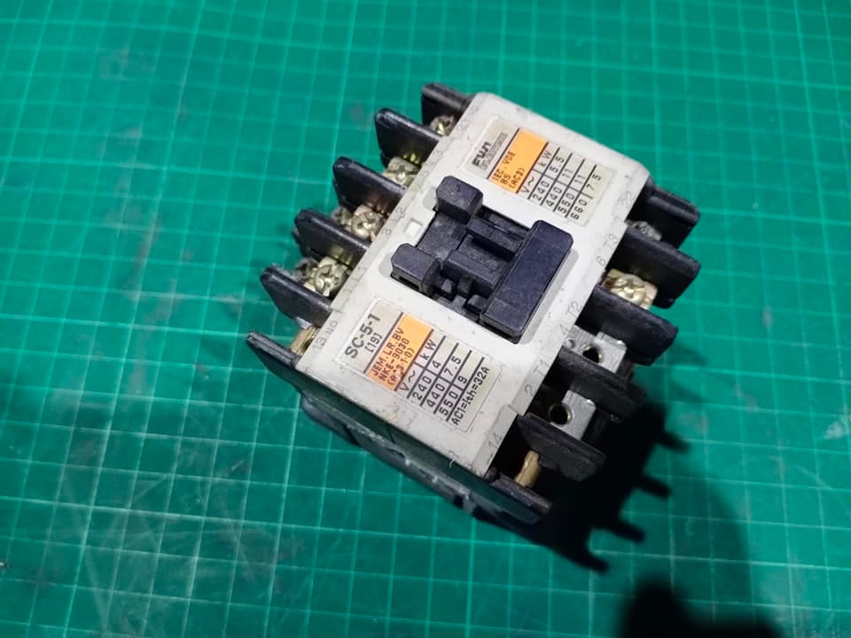 FUJI SC-5-1 coil 100vac ทนกระแสได้สูงสุด 20A MAGNETIC CONTACTOR