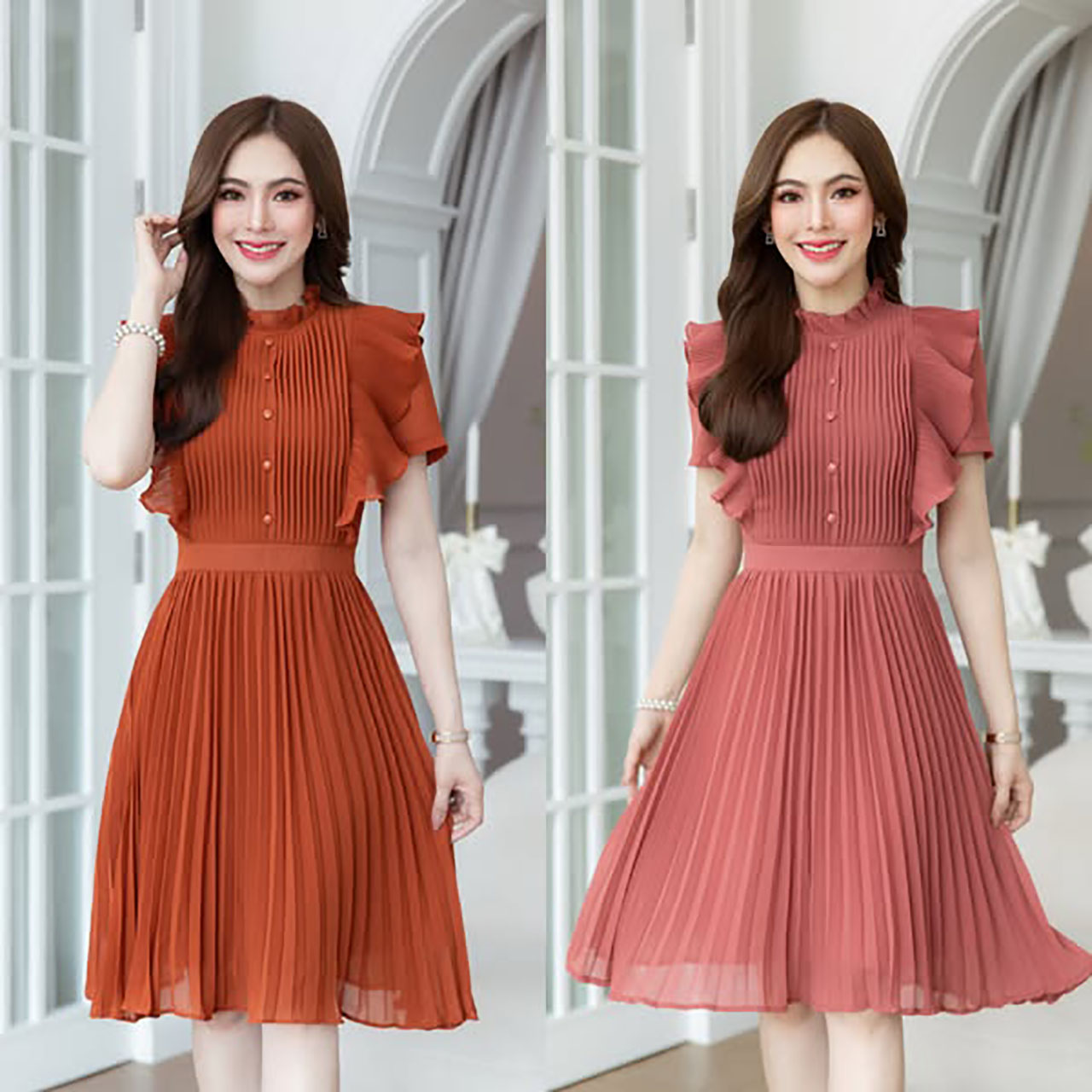 kudapy เดรสชีฟอง ดีเทลอัดพลีททั้งตัว ช่วงแขนเป็นดีเทลแขนปลีกอัดพลีทเล็ก ช่วงอกเย็บพลีทเป็นแนวเกล็ดแต่งกระดุม