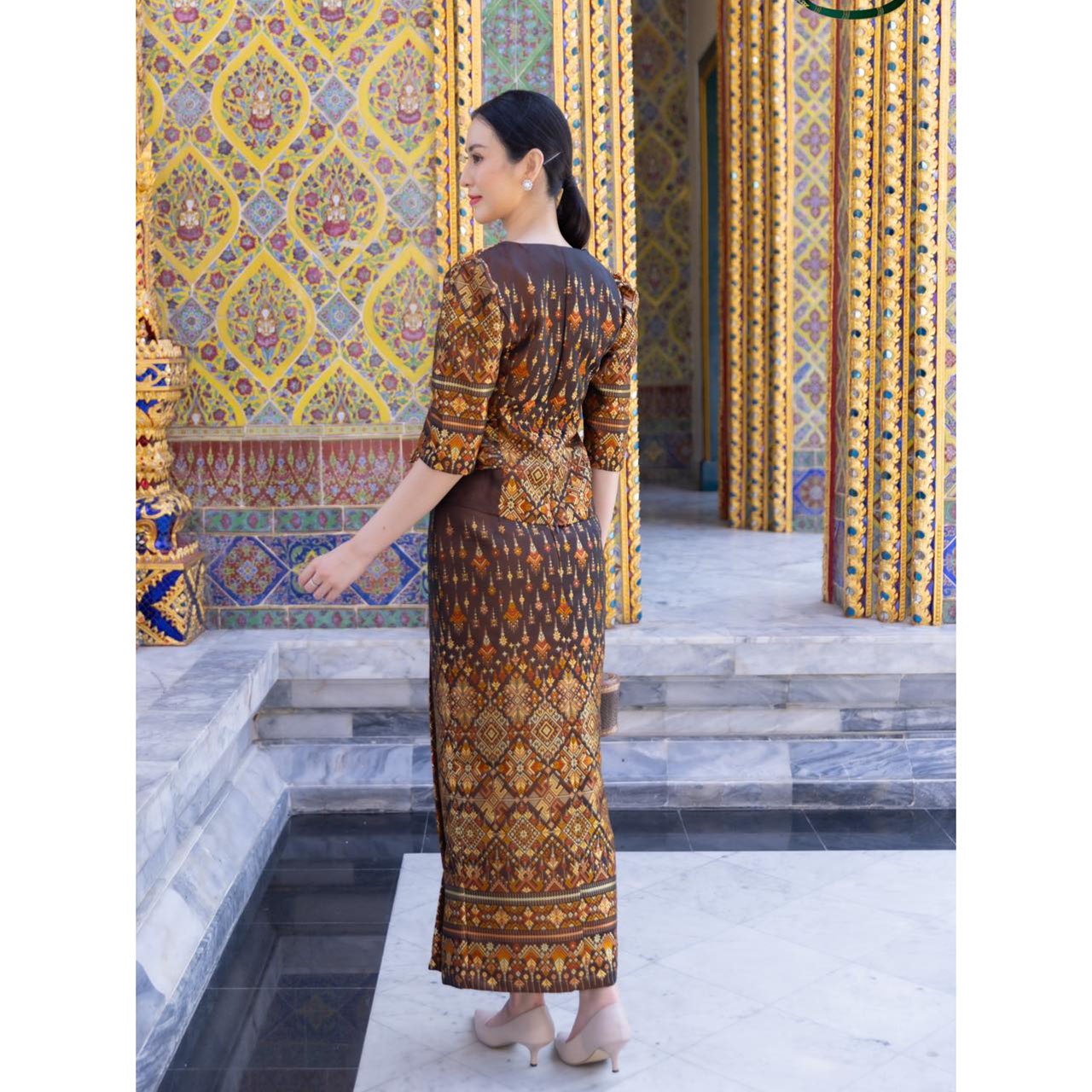 kudapy ชุดเซ็ทเสื้อผ้าไหม ผ้าถุง ชุดออกงาน ชุดไปวัด ชุดทำบุญ - ผ้าไหมทอ ลายแพรวากาฬสินธุ์ เซทแม่ดอกบัวบาน