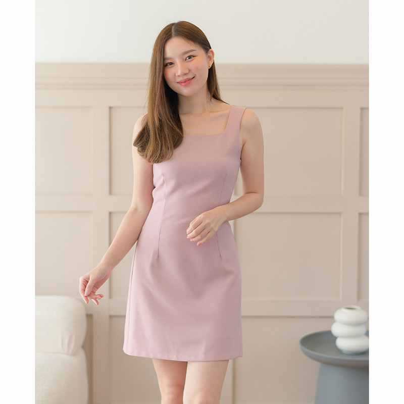 kudapy เดรสสั้นสีดำ/สีมัทฉะ/สีชมพู/สีเทาเข้ม แขนกุดคอเหลี่ยม ทรงเป๊ะ จับเกล็ดใส่สวยเข้ารูป เนื้อผ้าใส่สบาย งานมีซับใน