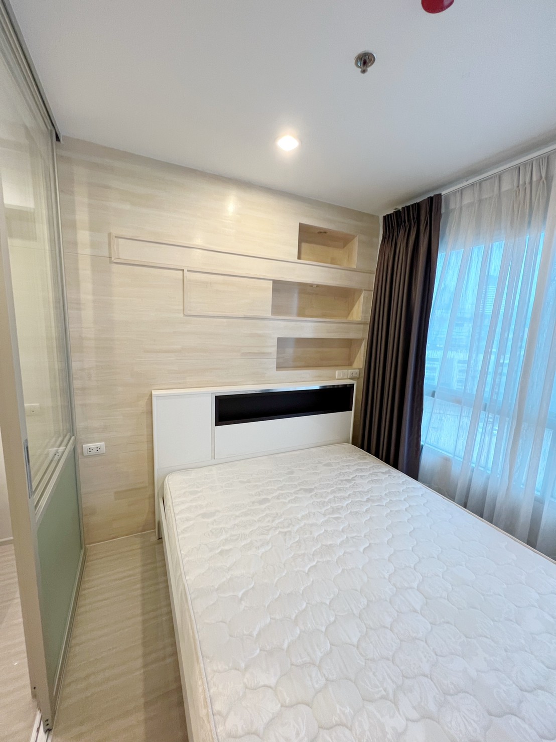 ให้เช่าคอนโด Lumpini Park Rama 9 - Ratchada (ลุมพินี พาร์ค พระราม 9 - รัชดา) - ห้องหรูสไตล์โมเดิรน์ตกแต่งสวยพื้นกระเบื้องเฟอร์ครบ - ให้เช่า 12,500 ต่อเดือนรวมส่วนกลาง สัญญาขั้นต่ำ 1 ปี