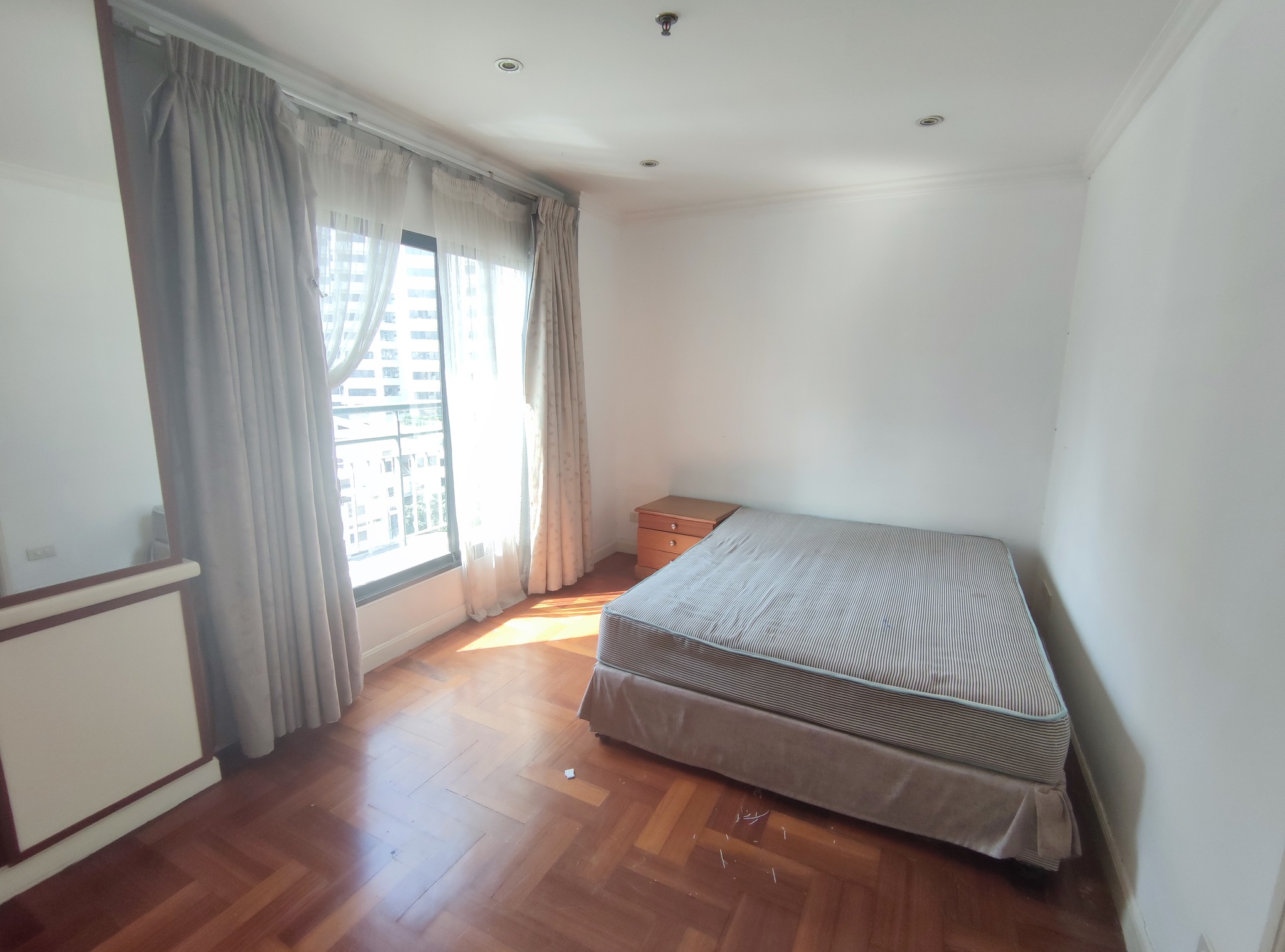 ให้เช่าคอนโด Liberty Park 2 (ลิเบอร์ตี้ พาร์ค 2) โซนพื้นที่ สุขุมวิท11 BTS นานา ห้องแบบ 2ห้องนอน / 2ห้องน้ำ ขนาดห้อง 108 ตรม. ชั้น 7