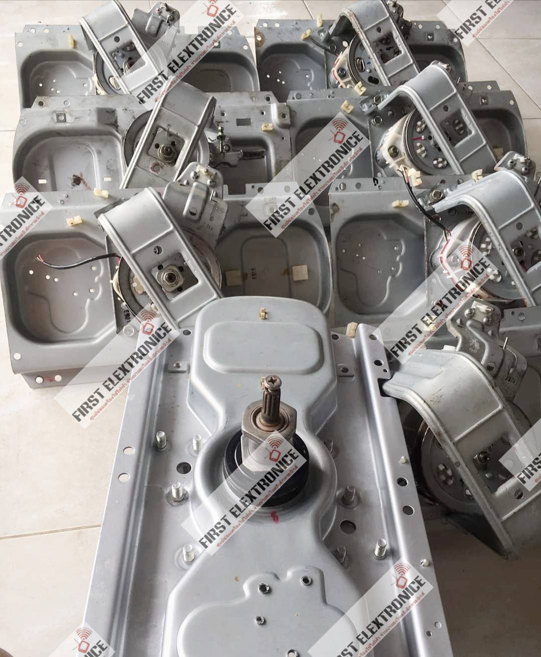 แกนซัก HITACHI อะไหล่ถอด สภาพอาจแตกต่างกัน พาร์ท PTSF-80J*010 SF-80K SF-80KJ SF-90KJ SF-90KJS SF-95KJ และรุ่นอื่นๆ