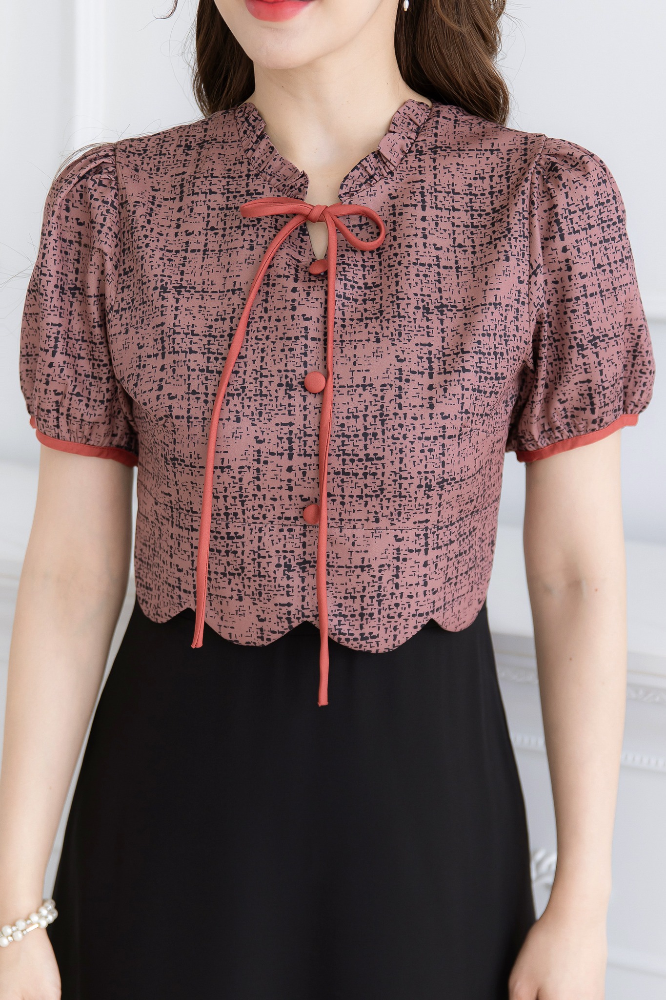 kudapy เดรสผ้าพิมพ์ลายกระโปรงชีฟอง ด้านบนเป็นผ้าพิมพ์ลายอัดกาวอยู่ทรง กระโปรงชีฟองสวยพริ้วใส่สบาย