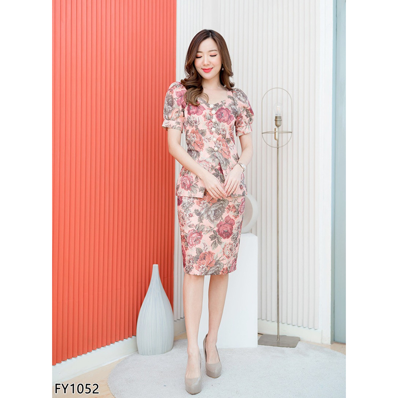 kudapy เซทเสื้อสีชมพู/สีครีม คอวีกระดุมมุกแขนตุ๊กตา+กปลายกุหลาบ