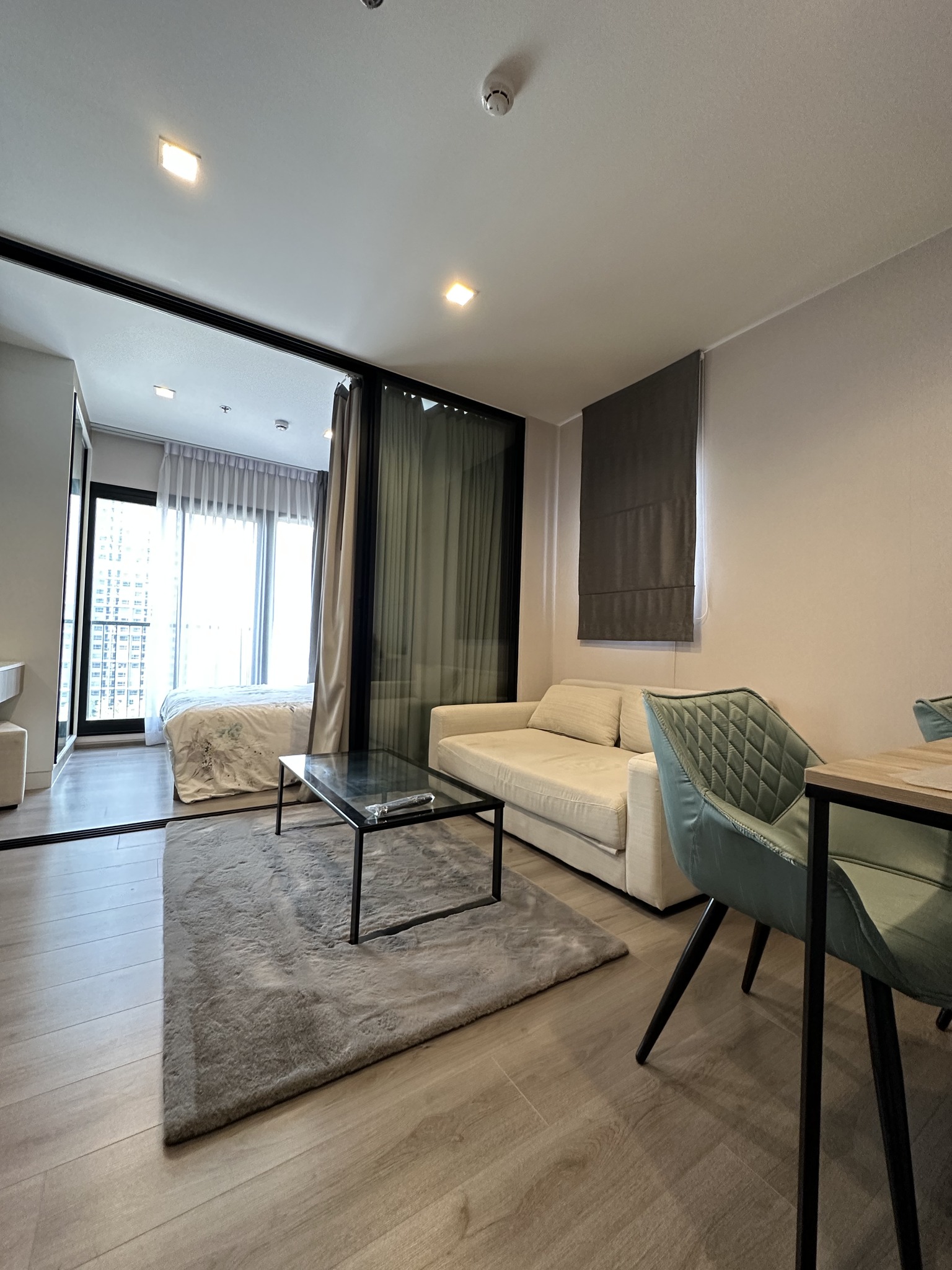 ปล่อยเช่าคอนโด The Politan Rive (เดอะ โพลิแทน รีฟ) - เฟอร์เครื่องใช้ไฟฟ้าครบครั้น - การเดินทาง: ใกล้ MRT พระนั่งเกล้า