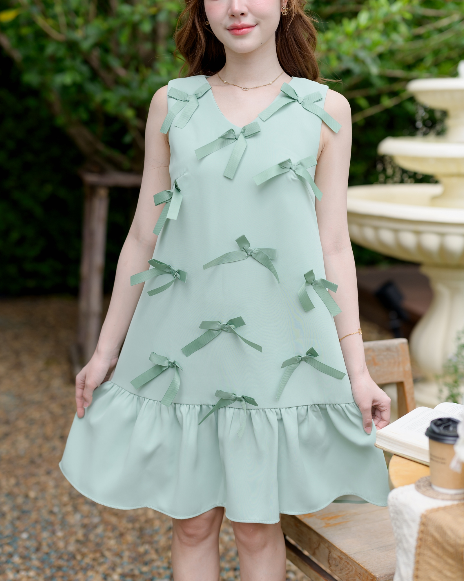 kudapy เดรสสั้นสีเหลือง/สีเขียวมิ้นท์/สีชมพู เดรสชายกระโปรงจับจีบเป็นระบายรอบตัว แขนกูด ตัวเดรสแต่งโปว์สวยดูดี