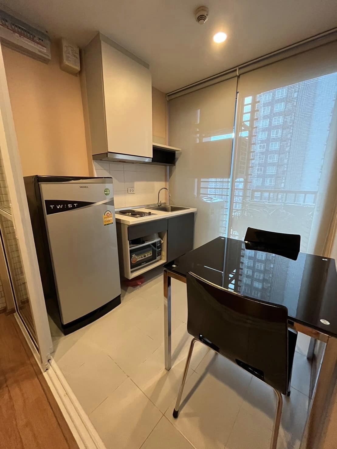 ปล่อยเช่าคอนโด The Base Sukhumvit 77 (เดอะ เบส สุขุมวิท 77) - เฟอร์เครื่องใช้ไฟฟ้าครบครั้น - ใกล้ BTSอ่อนนุช