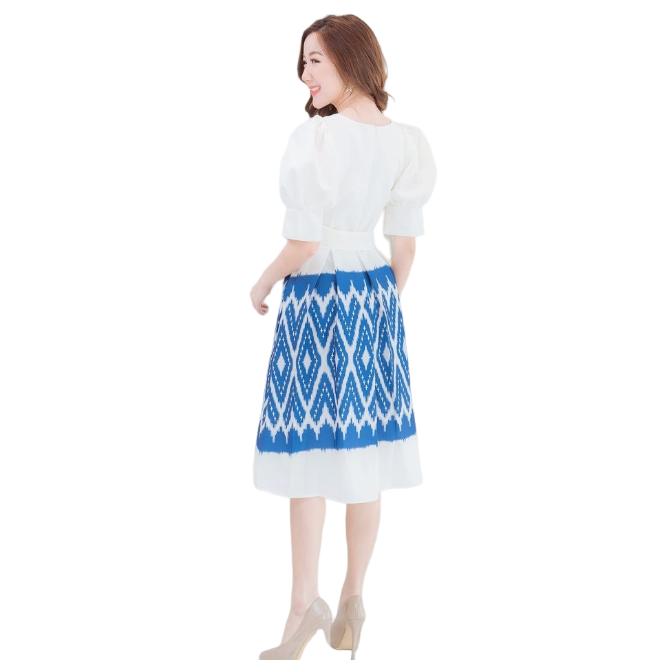 kudapy เดรสสั้นผ้าไทยคอกลมแขนตุ๊กตาสีฟ้าขาว/สีแดงฟ้า มีเข็มขัดผ้ารัดเอว เดรสลายไทยทรงบาน