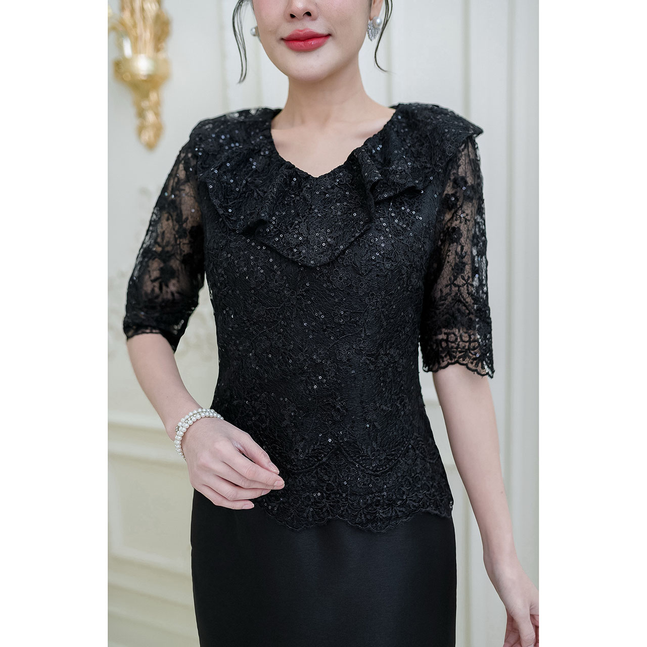 kudapy เดรสสั้นสีดำ/สีเทา ผ้าไหมส ดีไซน์ด้านบนเป็นผ้าลูกไม้ใยบวบลายสวย ช่วงคอเสื้อเป็นคอวีแต่งระบายรอบคอ