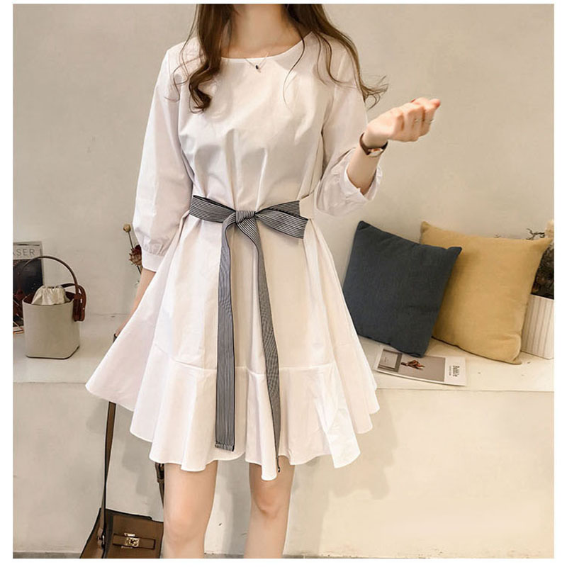 kudapy ชุดเดรสสั้นสีขาว,สีฟ้า แฟชั่นแขนยาวทรงบาน แบบสวยหวานน่ารัก มีสายผ้าผูกเอว