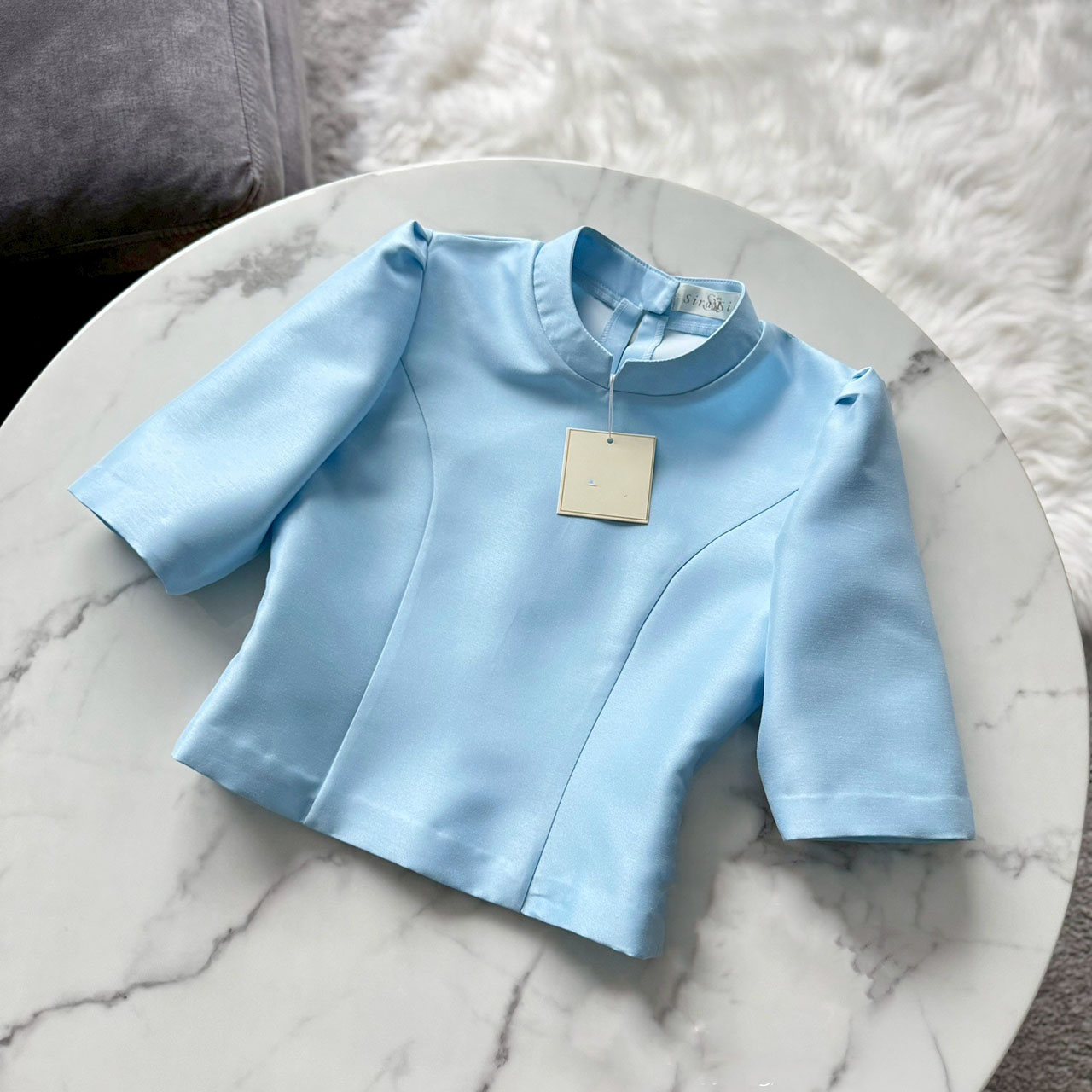 kudapy เสื้อบรมแขนสามส่วน สีฟ้าอ่อนละมุน คอจีน ซิปซ่อนหลัง งานผ้าไหมอิตลลี่หนานิ่ม อัดกาว ผ้าถุงสำเร็จรูป ซิปหลัง เกรดพรีเมี่ยมอัดกาว เนื้อผ้าไหมแพรทิพย์