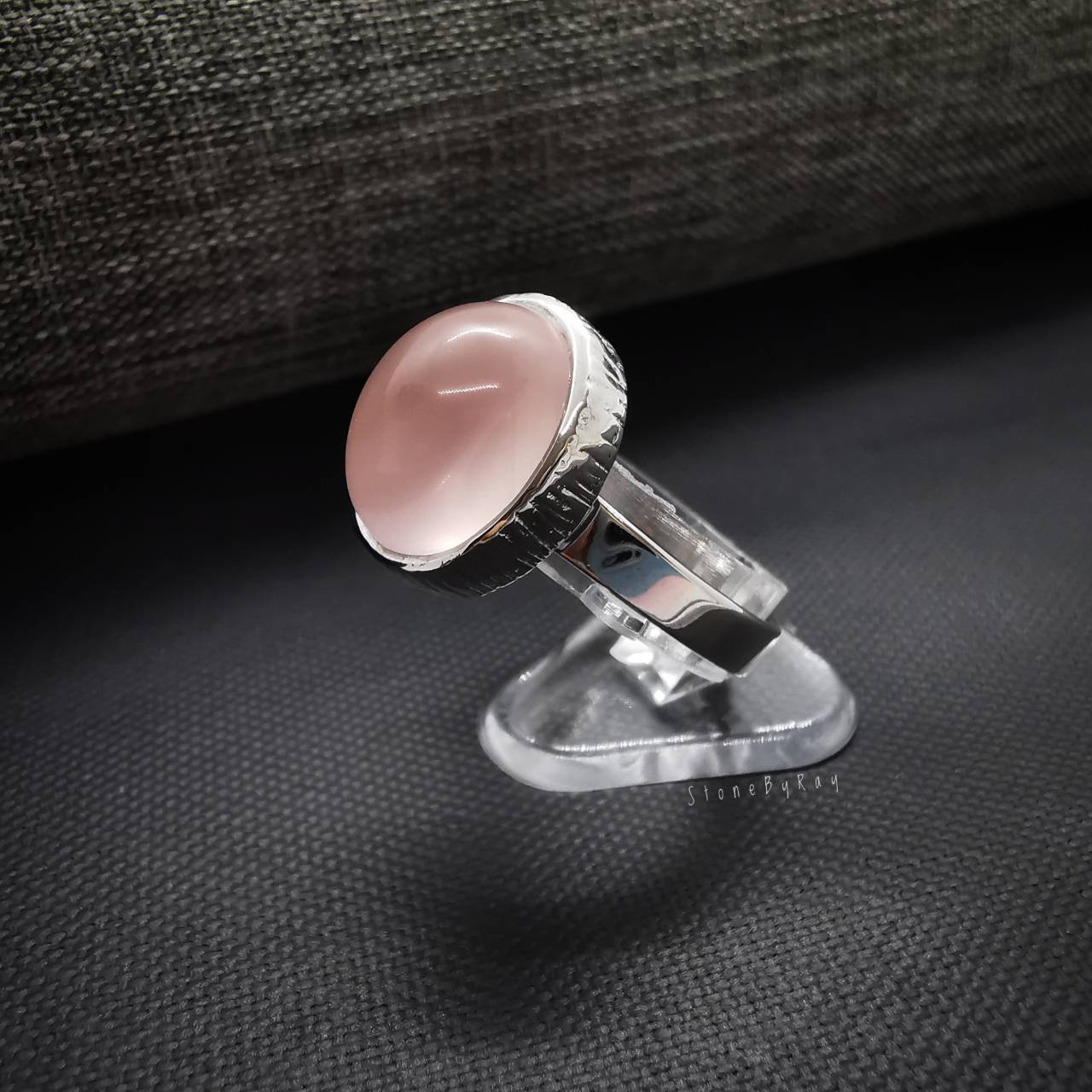 แหวนเงินหินโรสควอตซ์ Rose Quartz