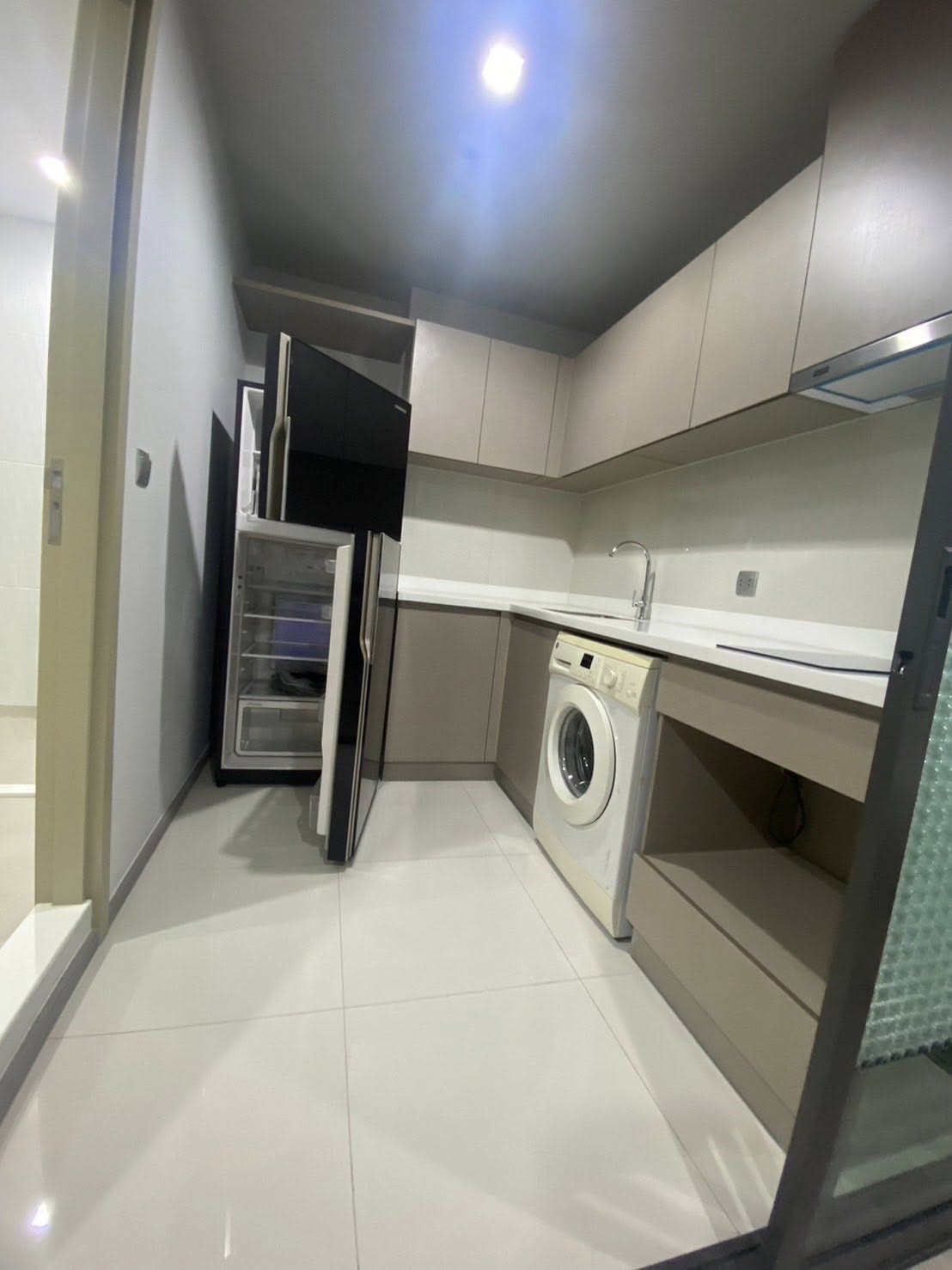 ให้เช่าคอนโด Life Ladprao (ไลฟ์ ลาดพร้าว) High Rise โซนพื้นที่ BTS ห้าแยกลาดพร้าว ห้องแบบ 1ห้องนอน 1ห้องน้ำ โซนครัวปิด ขนาดห้อง 35 ตรม. ชั้น 29 ตึก B