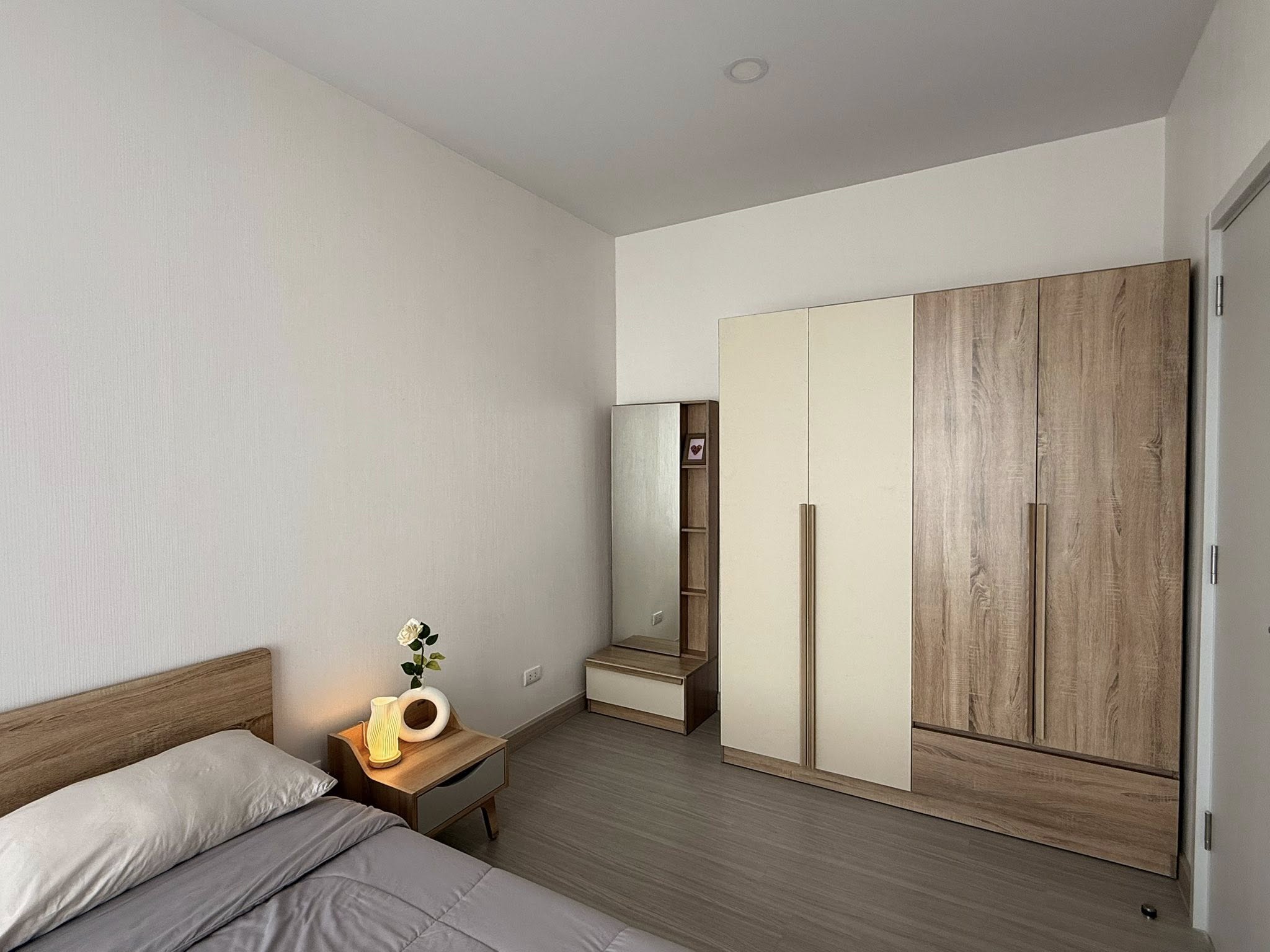 คอนโด Supalai Loft Sathorn-Ratchaphruek (ศุภาลัย ลอฟท์ สาทร – ราชพฤกษ์) High Rise โซนพื้นที่ BTS/MRT บางหว้า ให้เช่าห้องแบบ 2ห้องนอน 1ห้องน้ำ ขนาดห้อง 55 ตรม. ชั้น 23