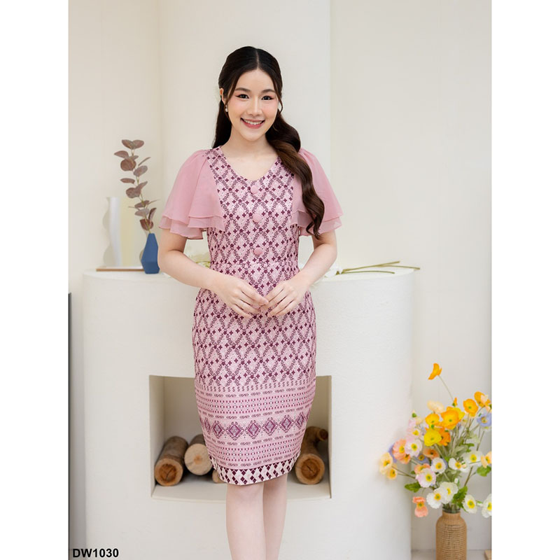 kudapy เดรสสั้นสีชมพู/สีน้ำตาล/สีกรม ผ้าไทยแขนระบาย ผ้าพิมพ์ลายไทย