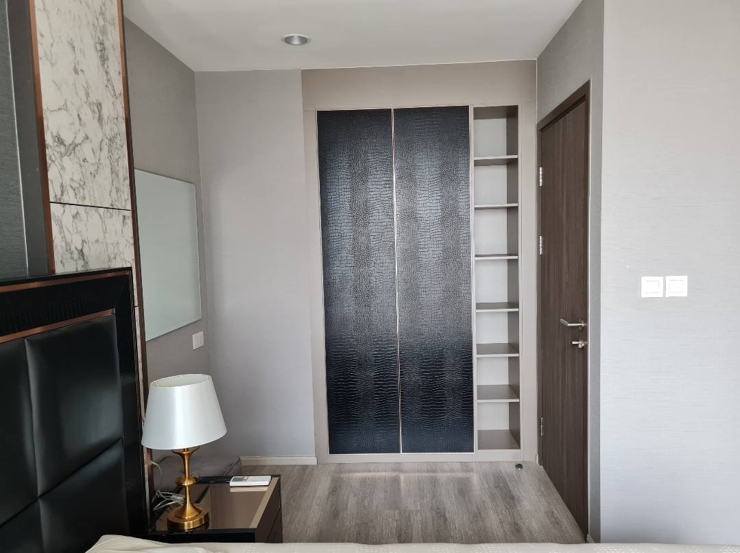 ให้เช่าคอนโด IDEO Mobi Asoke (ไอดีโอ โมบิ อโศก) โซนพื้นที่ MRTเพชรบุรี / มศว. ห้องแบบ 1ห้องนอน / 1ห้องน้ำ · ขนาดห้อง 34.5 ตรม. ชั้น 18