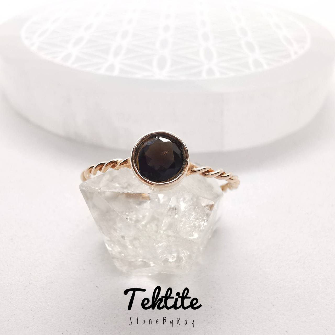 แหวนเงินชุบพิ้งโกลด์หินสะเก็ดดาว Tektite